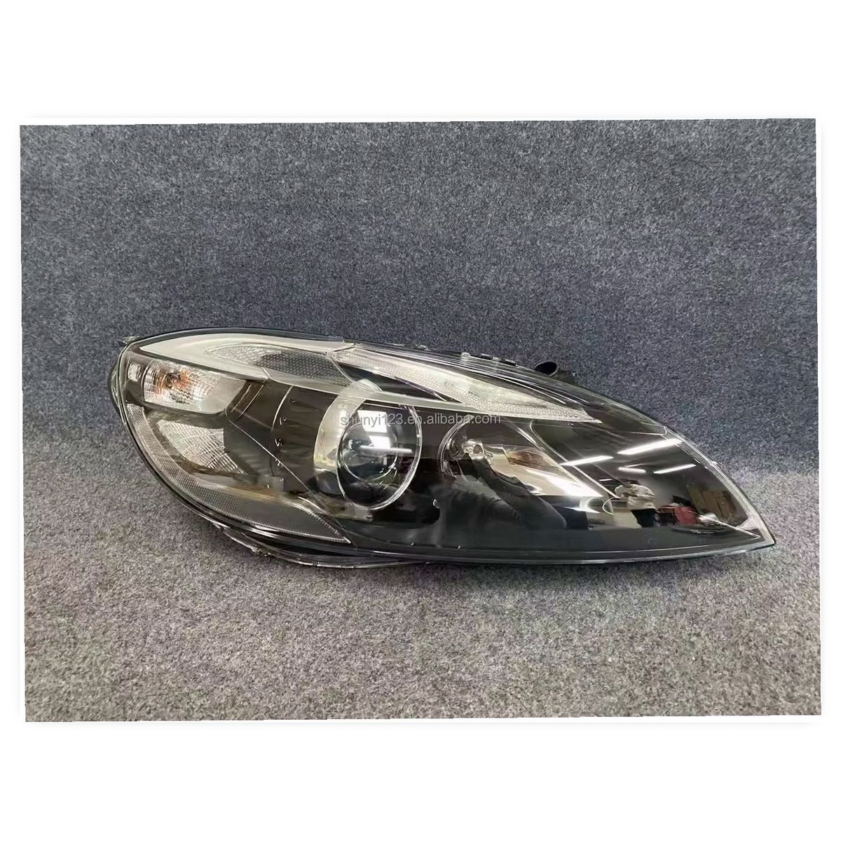 Original Left & Right Headlight Assemblies for Volvo V40 (2013-2016) Hernia-style Front Lamp